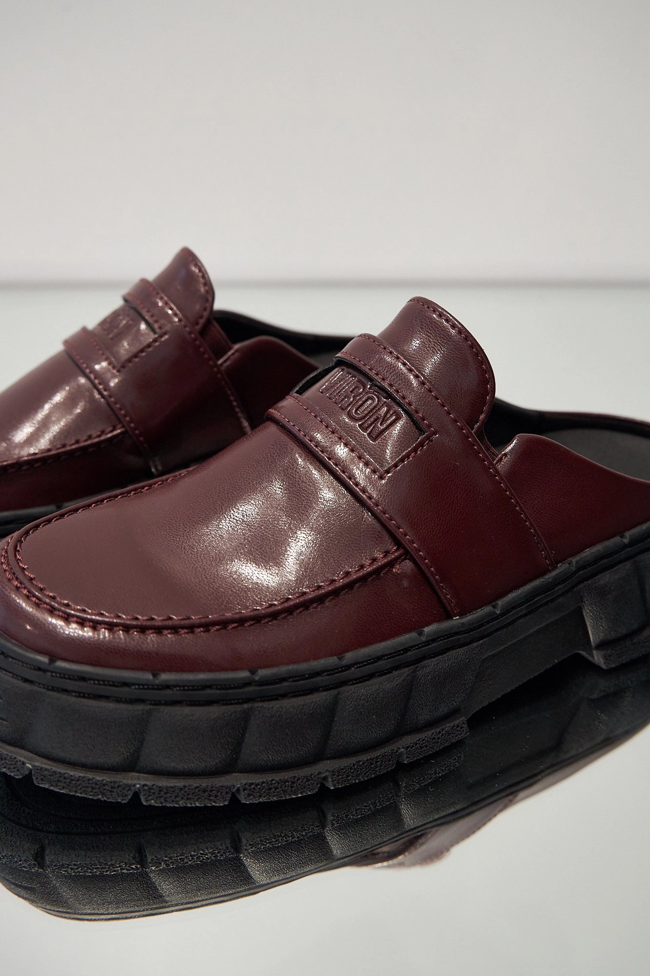 Shorts Loafers 1969 Burgundy Apple