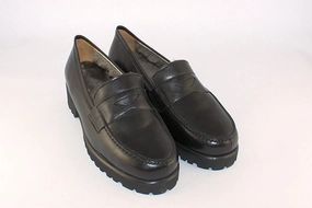 Maharishi Loafers 'Adriana' Sheepskin in Black