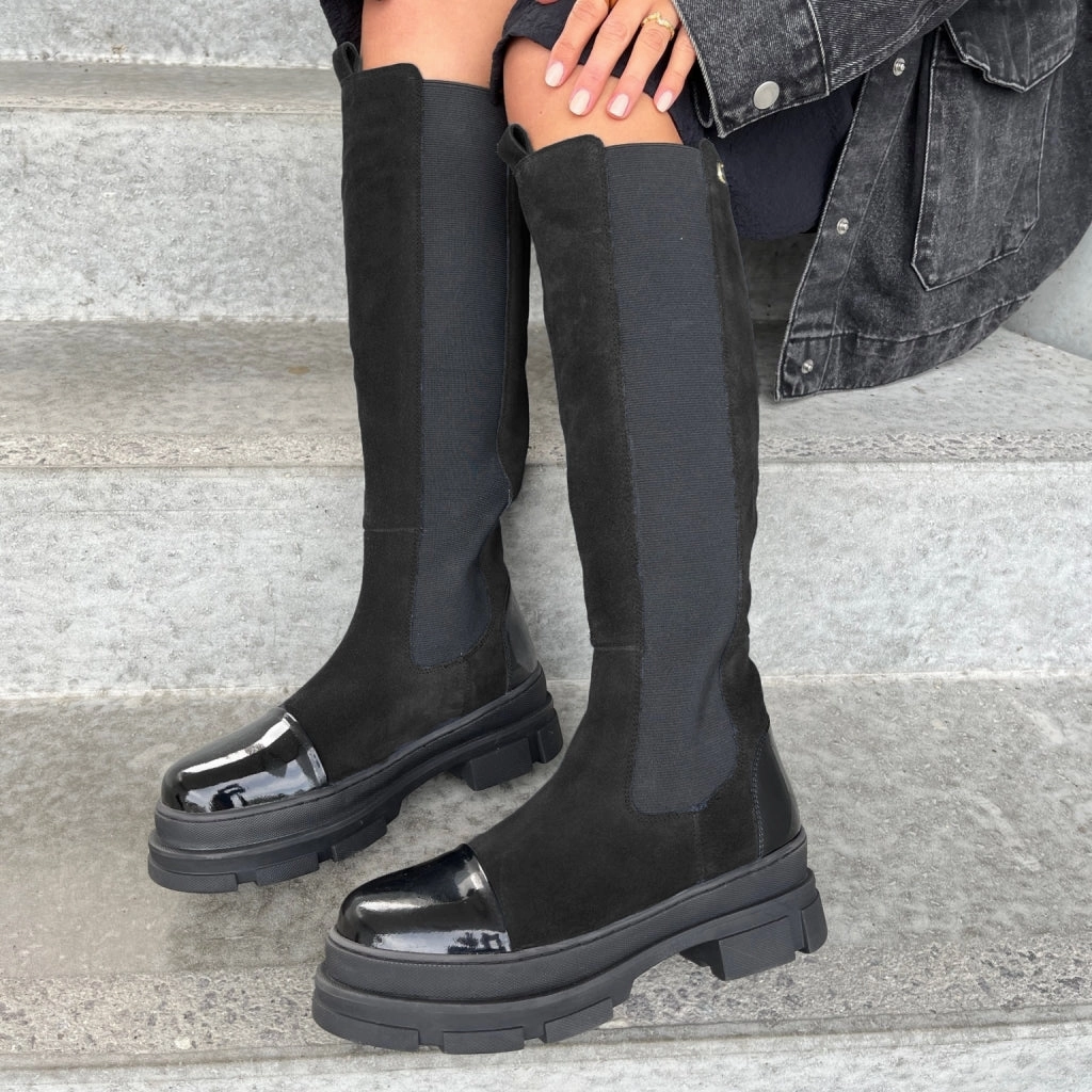 FOLLOW ME SUEDE - BLACK W/PATENT TOE Stiefel Zu Klein