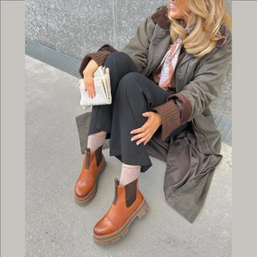 YOU AND ME LOW - COGNAC Platform Chunky Chelsea Boots