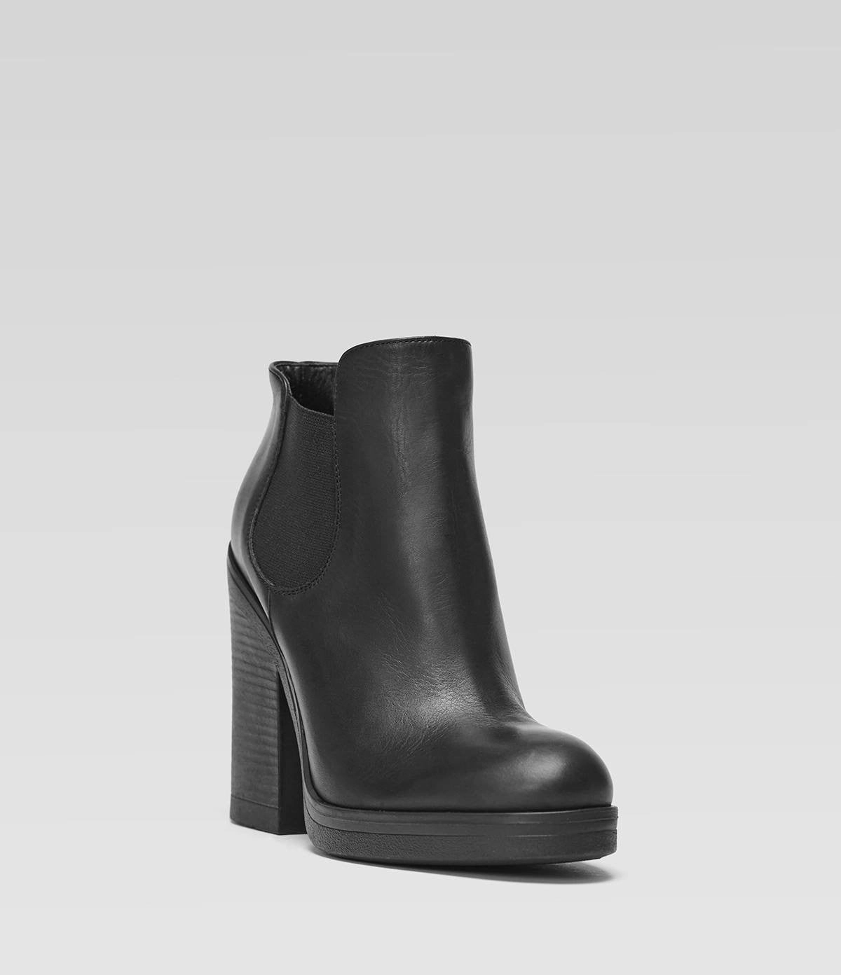 Chelseaboot Luna schwarz Ankle Boots With Cut Out Sides