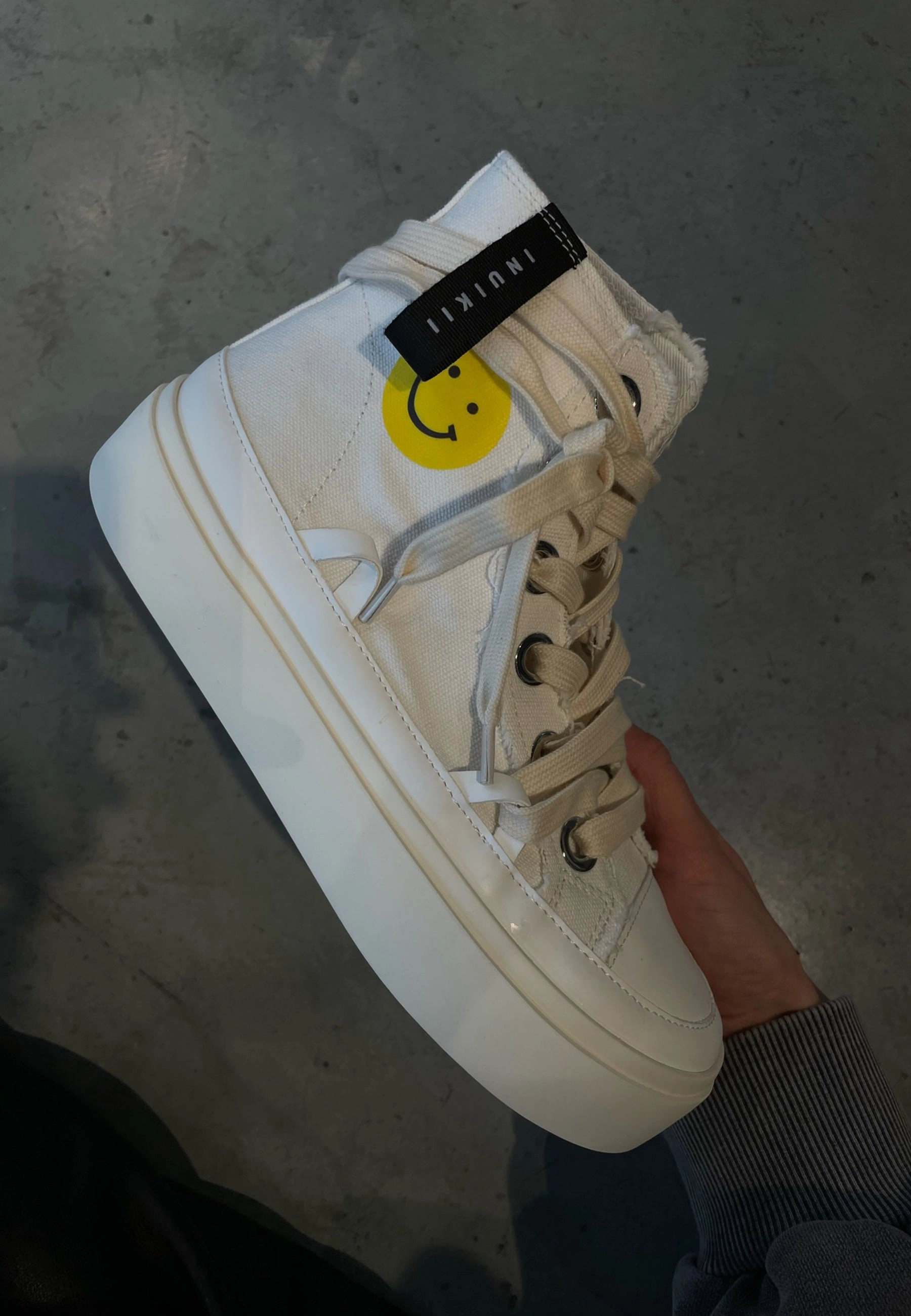 Cleans Sneaker Distressed Matilda Sneaker |White