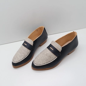 THE PENNY. BB NORI. CREAM FELTED WOOL W NORI MASK. BLACK THREAD. 2CM Comfortable Loafers