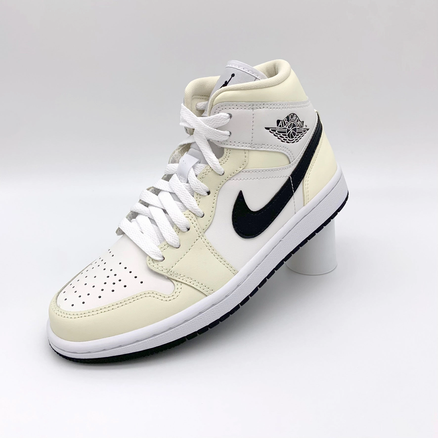 Jordan 1 Mid Coconut Milk Woden Damen Sneaker