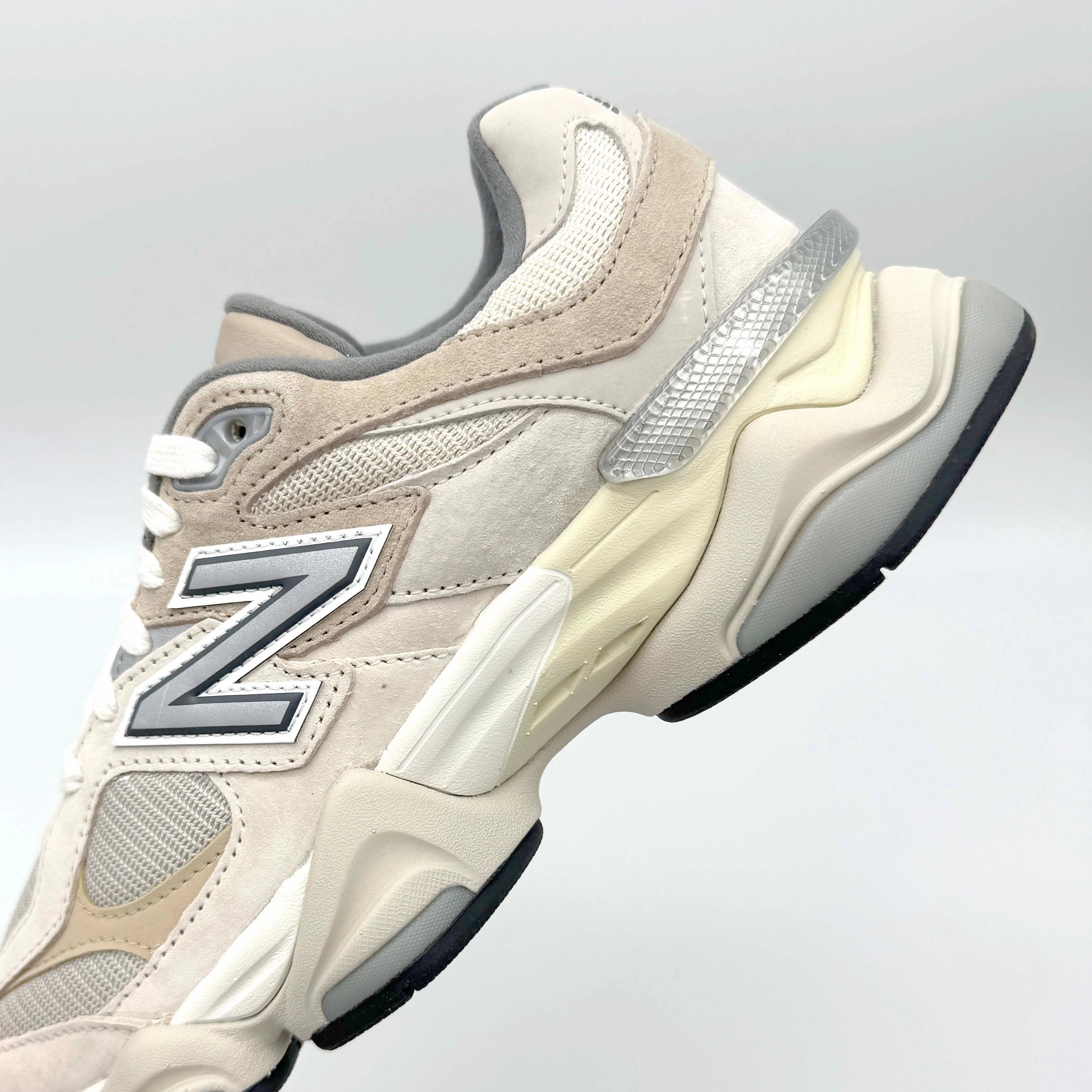 Sneaker Collection New Balance 9060 Sea Salt