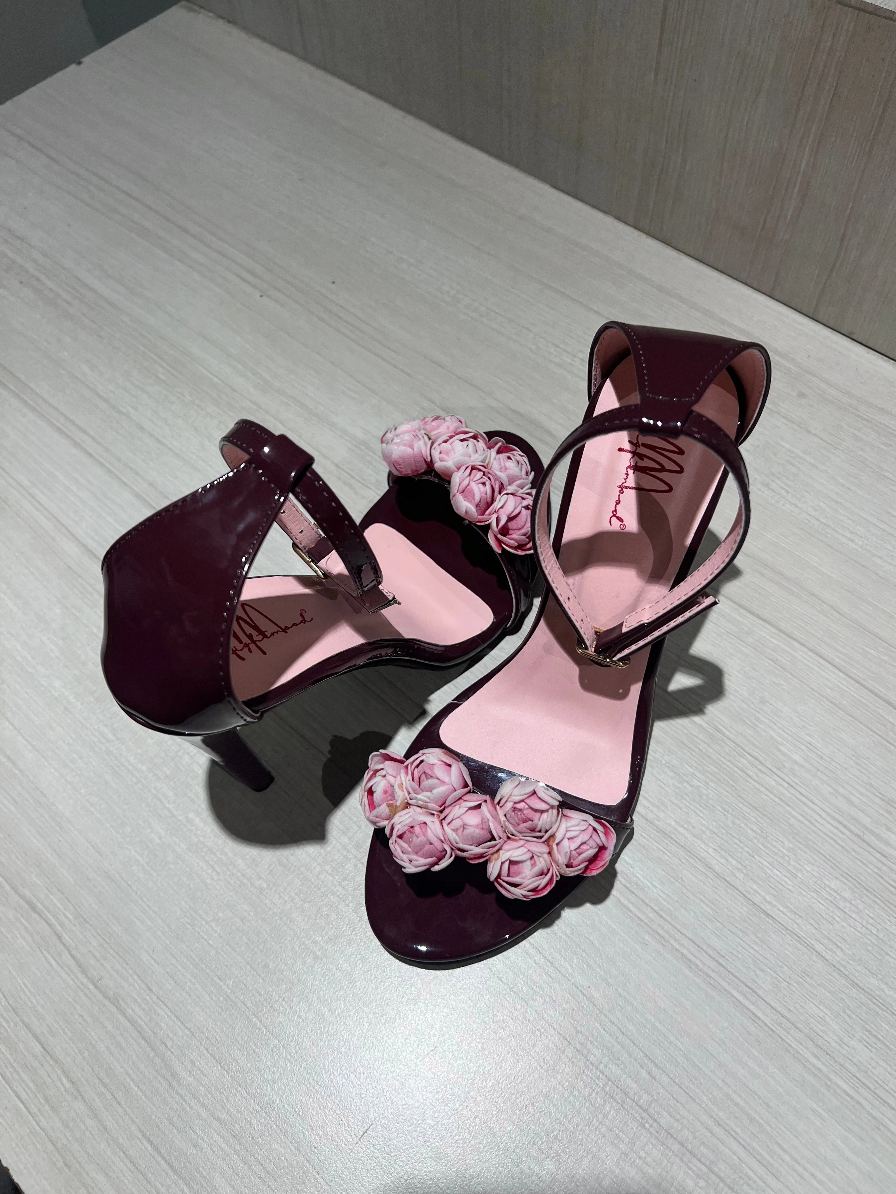 30 Inch Heels Chic Sandals With Tiny Roses