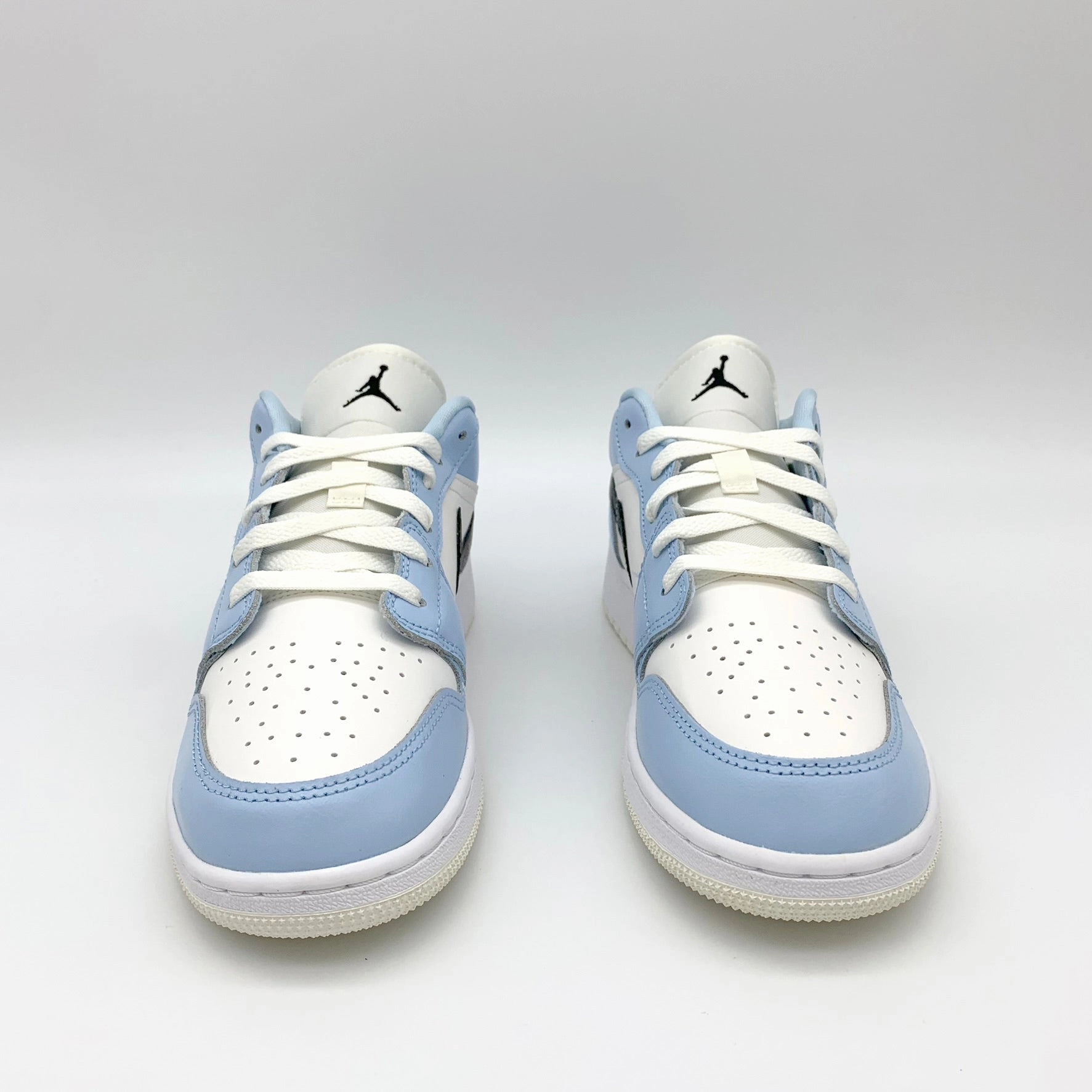 Jordan 1 Low Ice Blue Black Amazon Sneaker Socken