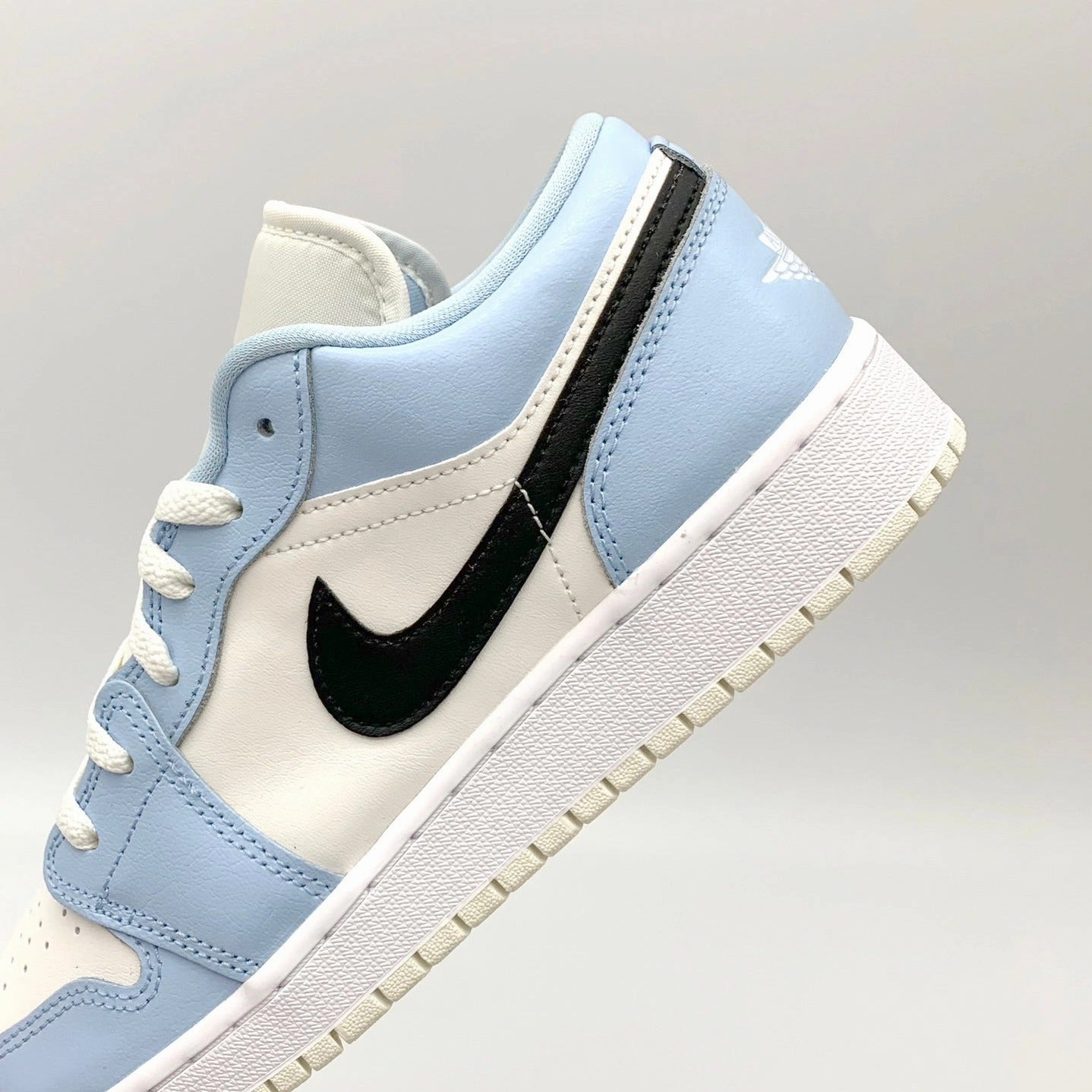 Sneaker Sylt Jordan 1 Low Ice Blue Black