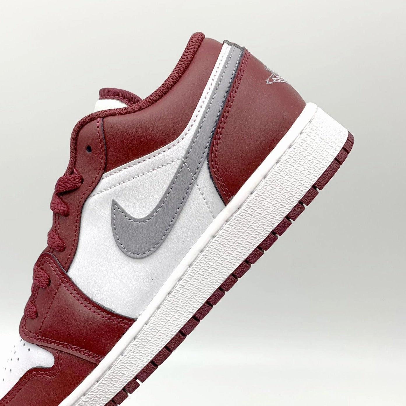 Louis Vuitton Sneaker Jordan 1 Low White Bordeaux