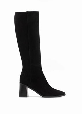 Knee high boots in black suede Wearing High Heels In A Dream