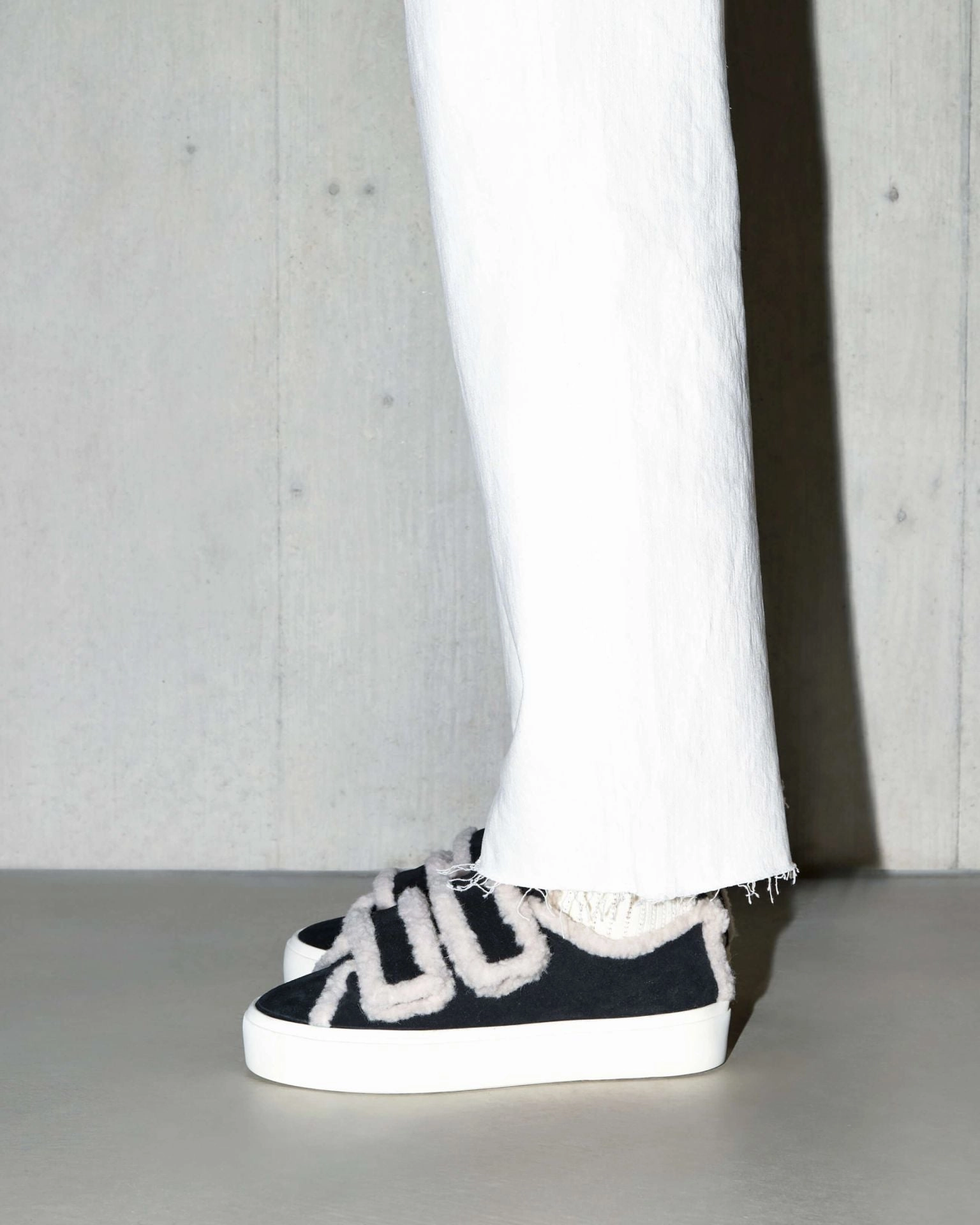 Sneaker 35 INUIKII Shearling Low Velcro Sort Sneaker