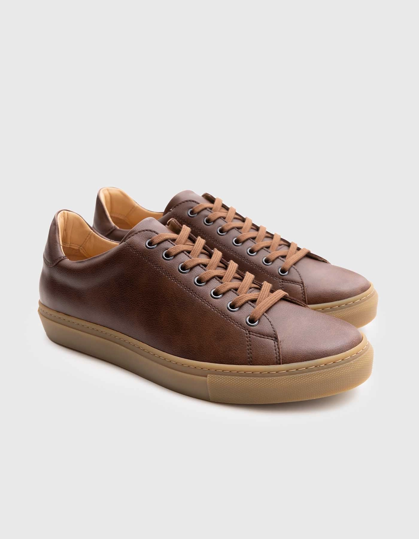Sneaker Schwarz Lack Sustainable Sneaker Cognac. Triest V-EDITION