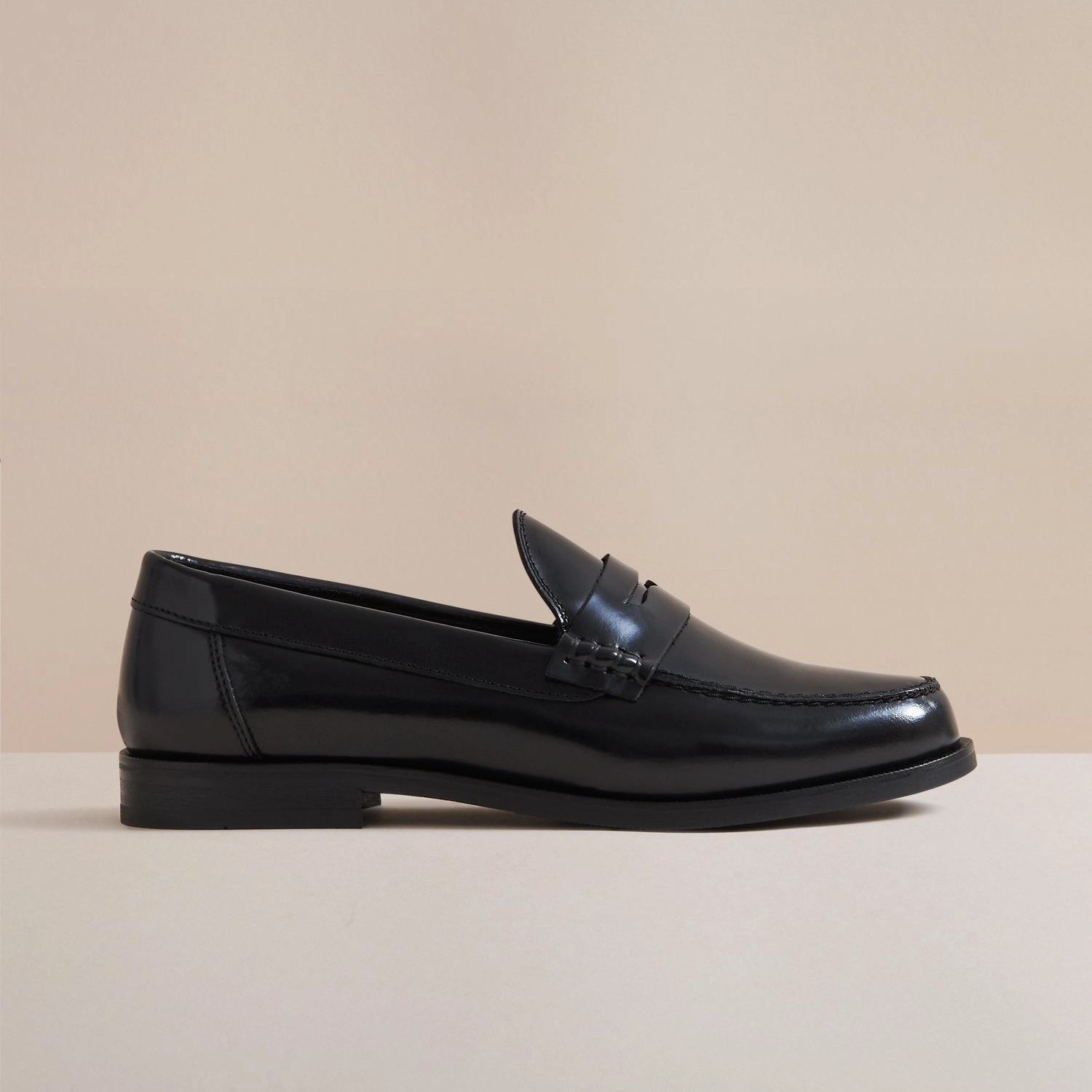 LIZZIE BLACK POLIDO LOAFER Loafers Barcelona