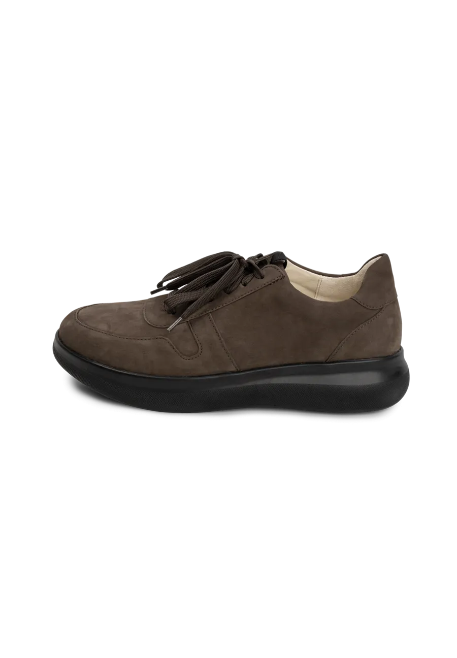 stilsicherer Sneaker Nubukleder Barefoot Sneaker