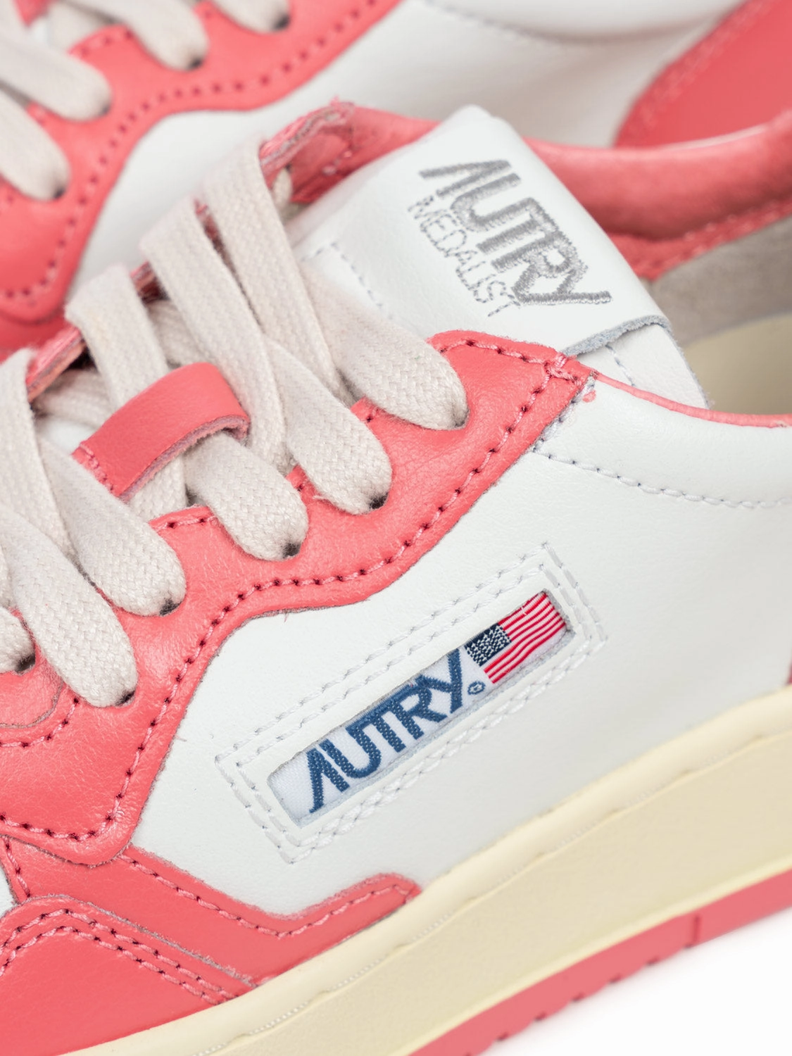 Medalist Low Woman Sneaker Teuer