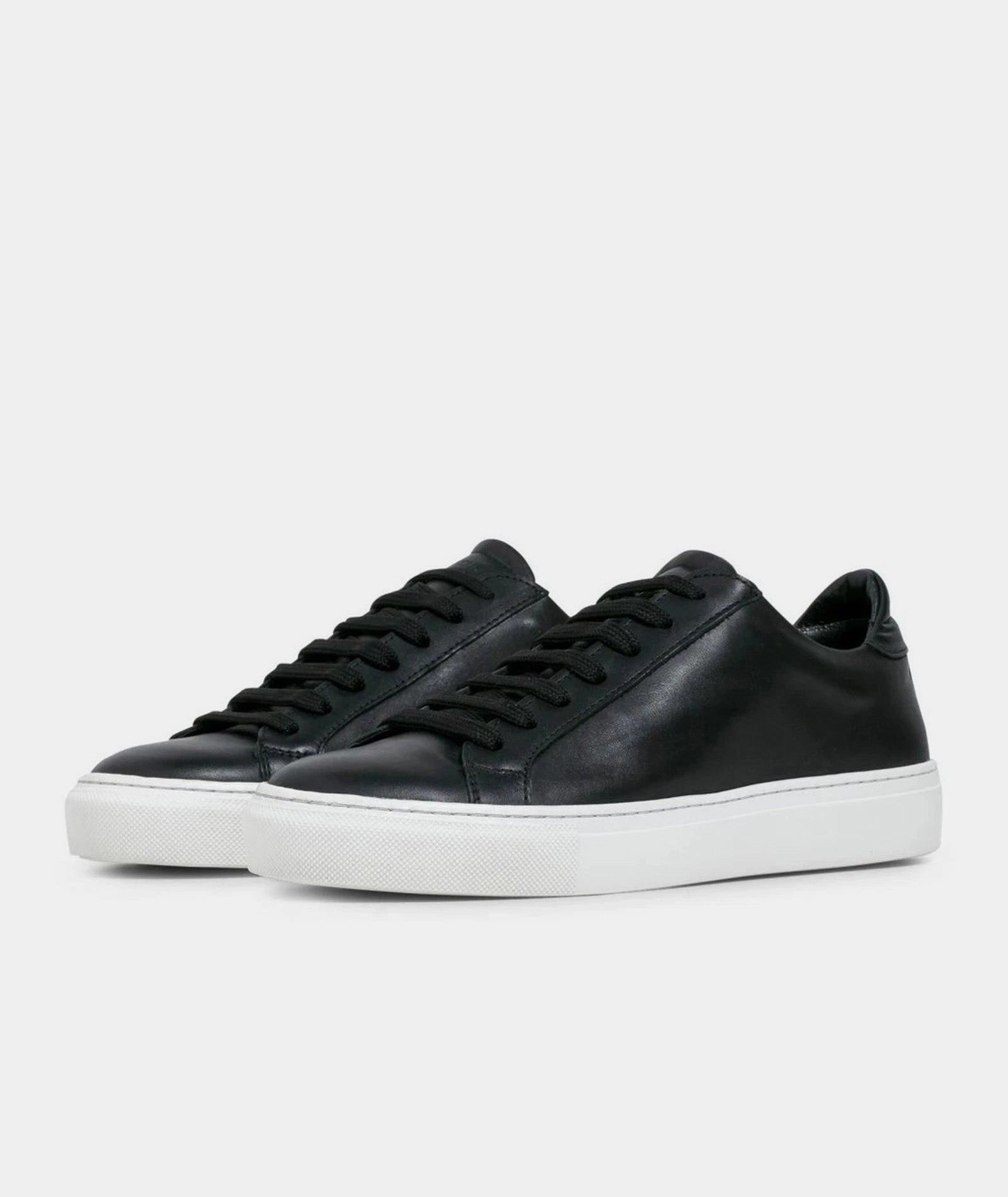 Type - Black Leather Sneaker Finn Comfort