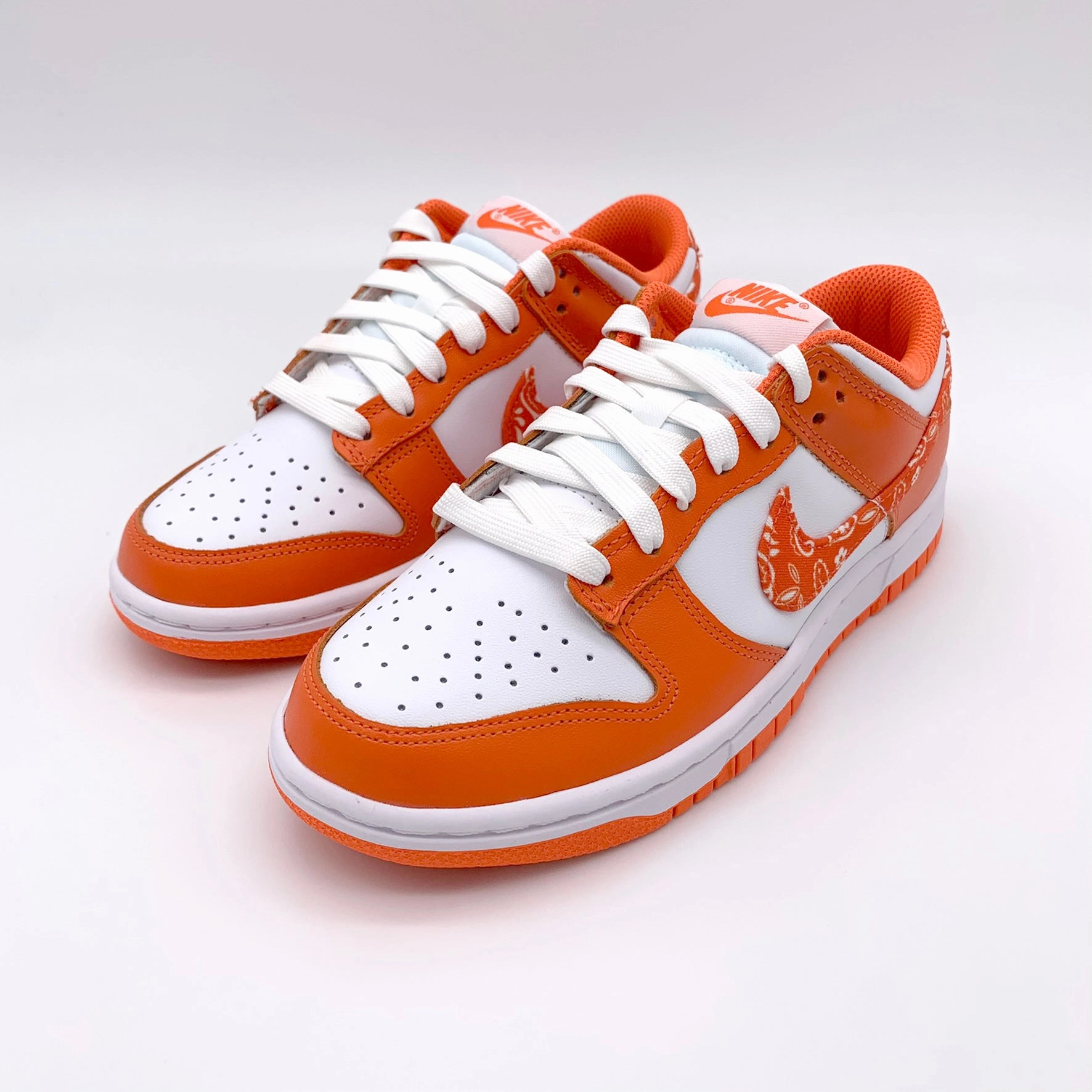 Nike Dunk Low Essential Paisley Pack Orange Herren Sneaker Elegant