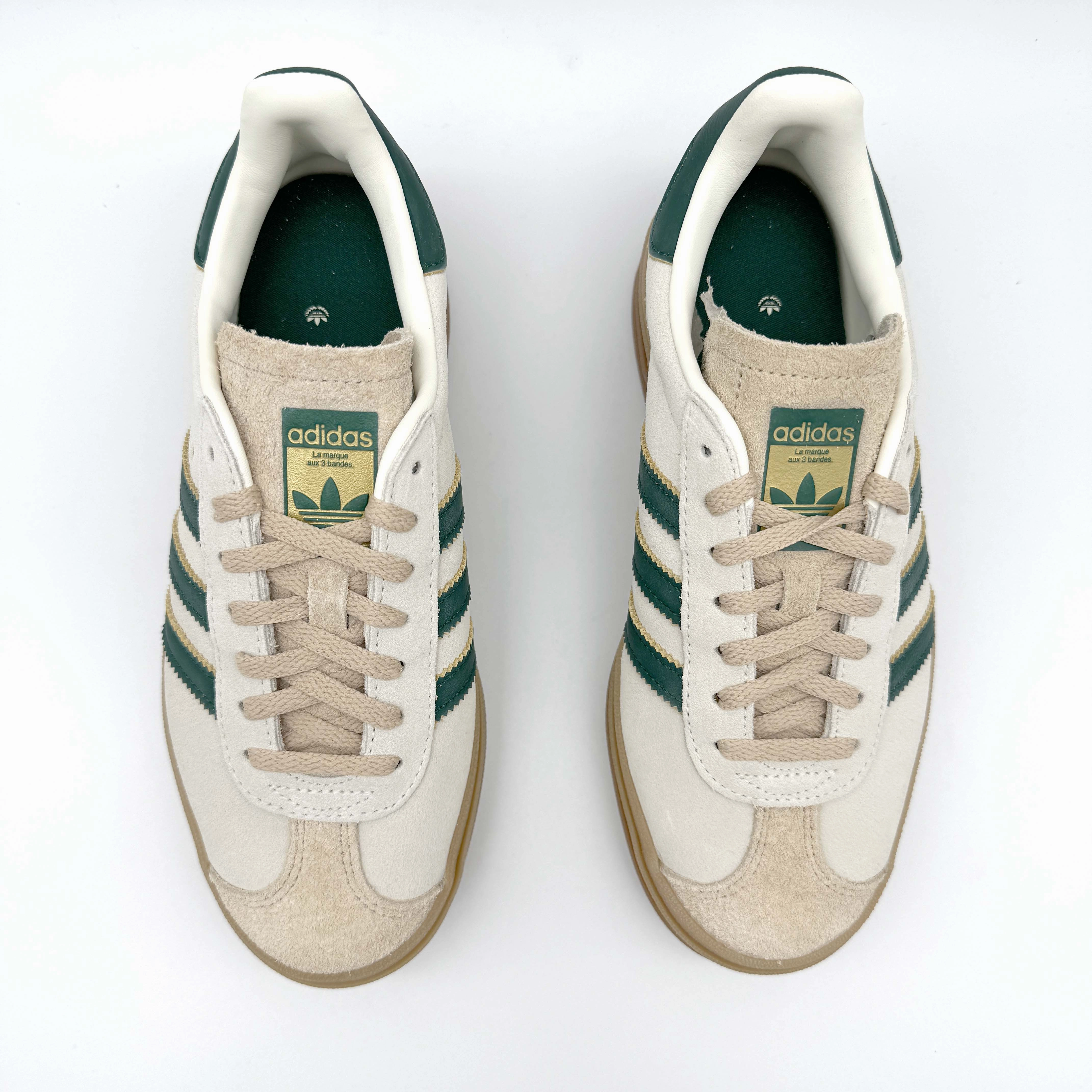 Weiße Sneaker Lacoste Adidas Gazelle Bold Magic Beige Collegiate Green