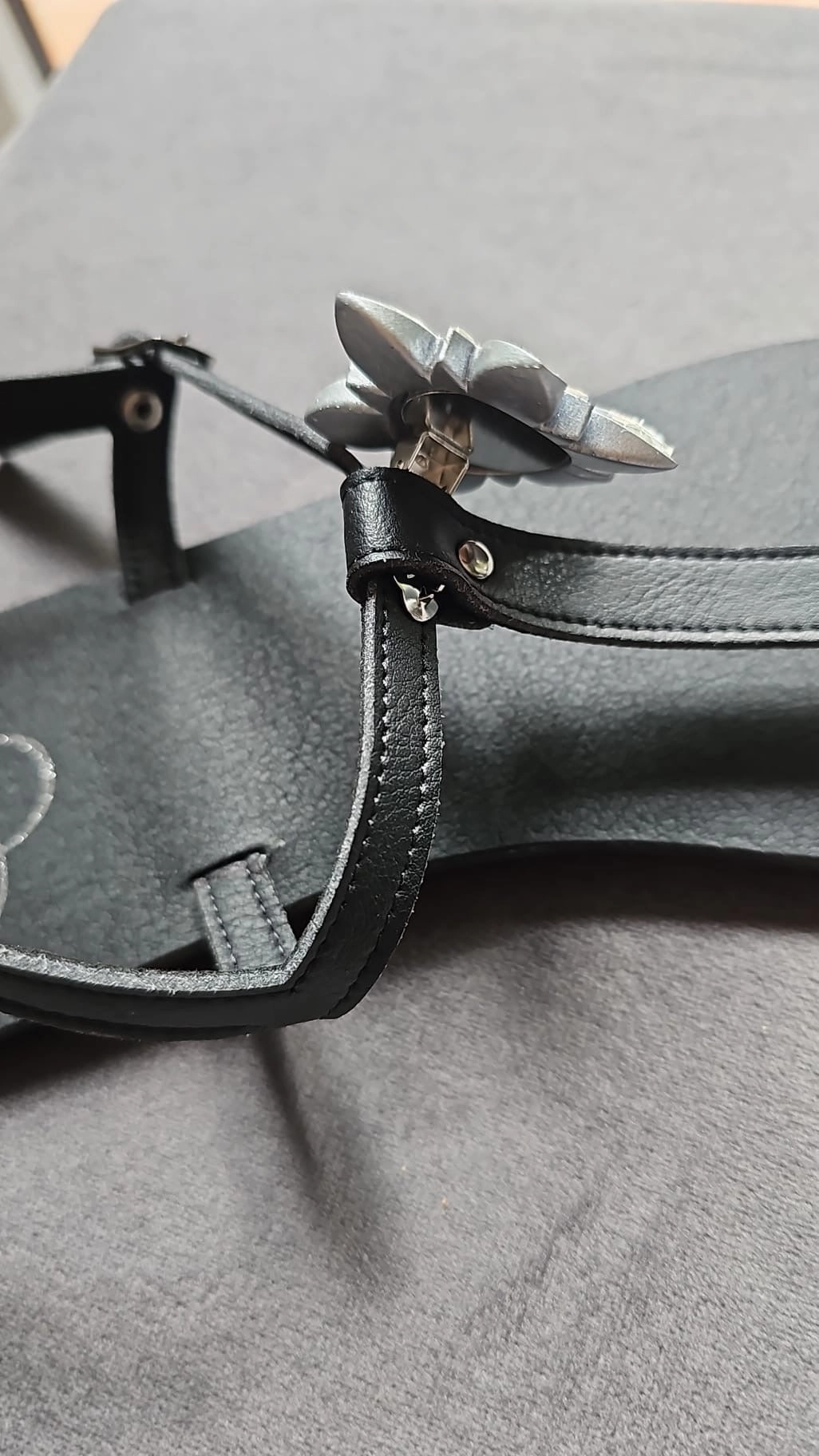 Lovely Flowers Clips White Crystal fr Lonnies Sandalen Elle