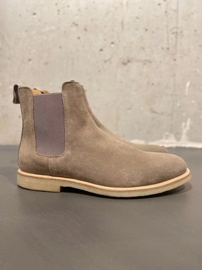 Most Popular Chelsea Boots COMMON PROJECTS 2495 CHELSEA BOOT SUEDE TAUPE