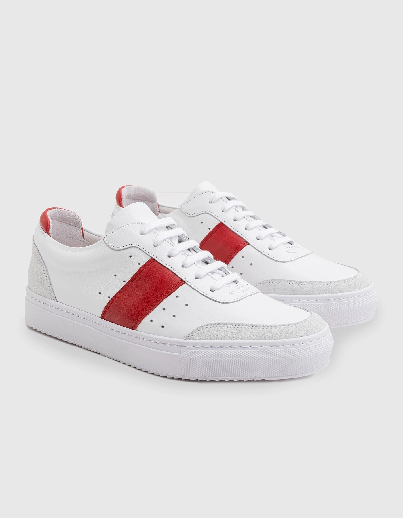 Sneaker Monza. Weiss-Rot Sneaker Kleben