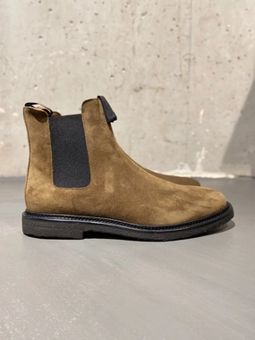 COMMON PROJECTS 2446 CHELSEA BOOT SUEDE OLIVE Taylor Stitch Chelsea Boots