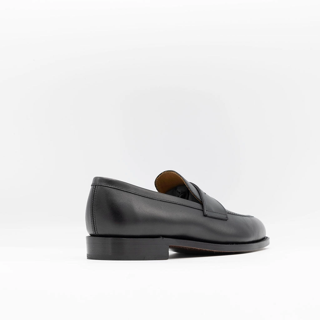 Chunky The Penny loafer in black leather