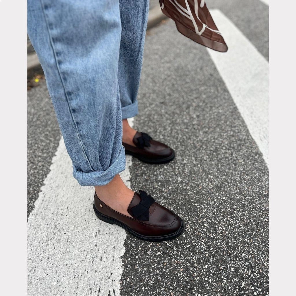 SURROUND ME LEATHER - BROWN Loafers Club