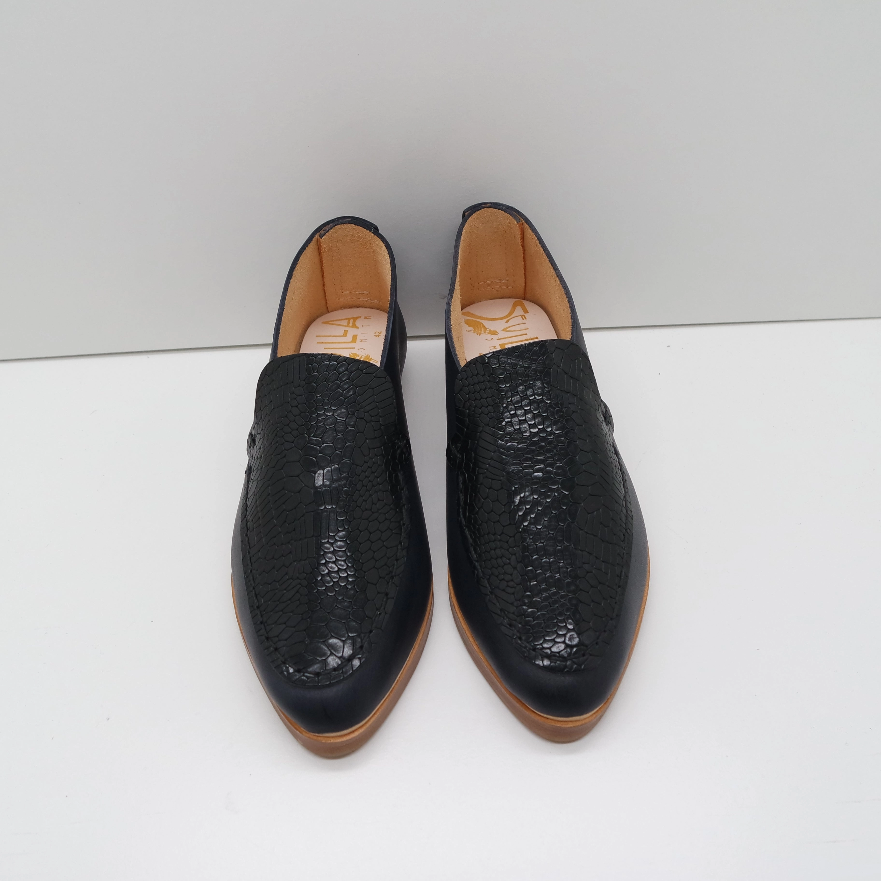 Ganni Butterfly Loafers THE PENNY. BB NORI. BLACK SALAMANDER LAKE. NO MASK. BLACK THREAD. EDGE INKED. 2CM