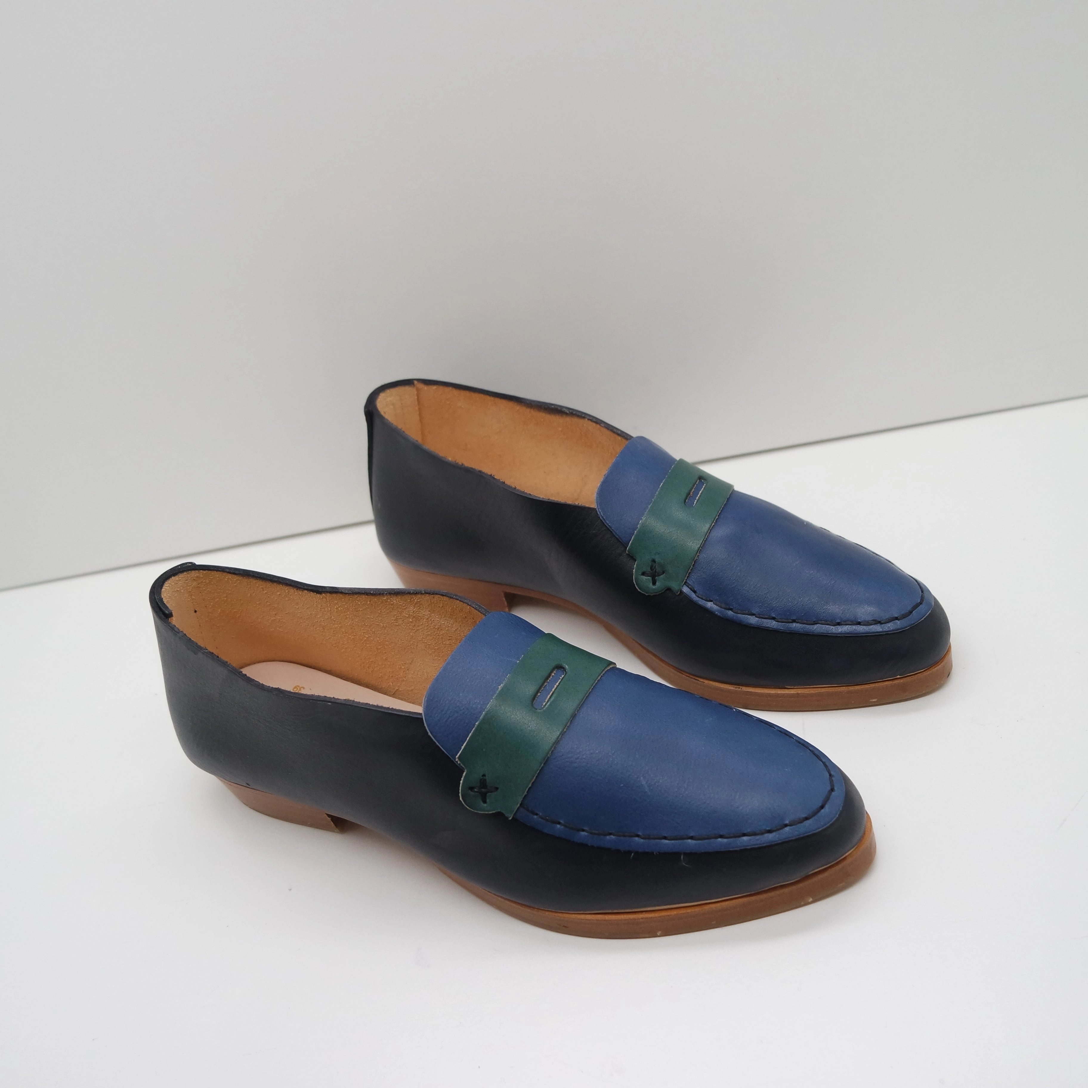 Safety Loafers THE PENNY. BB NORI. DARK TRONCATO NAVY LAKE. AGAVE MASK. EDGE INKED. BLACK THREAD. 2CM