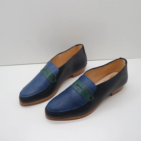 THE PENNY. BB NORI. DARK TRONCATO NAVY LAKE. AGAVE MASK. EDGE INKED. BLACK THREAD. 2CM Miista Airi Loafers