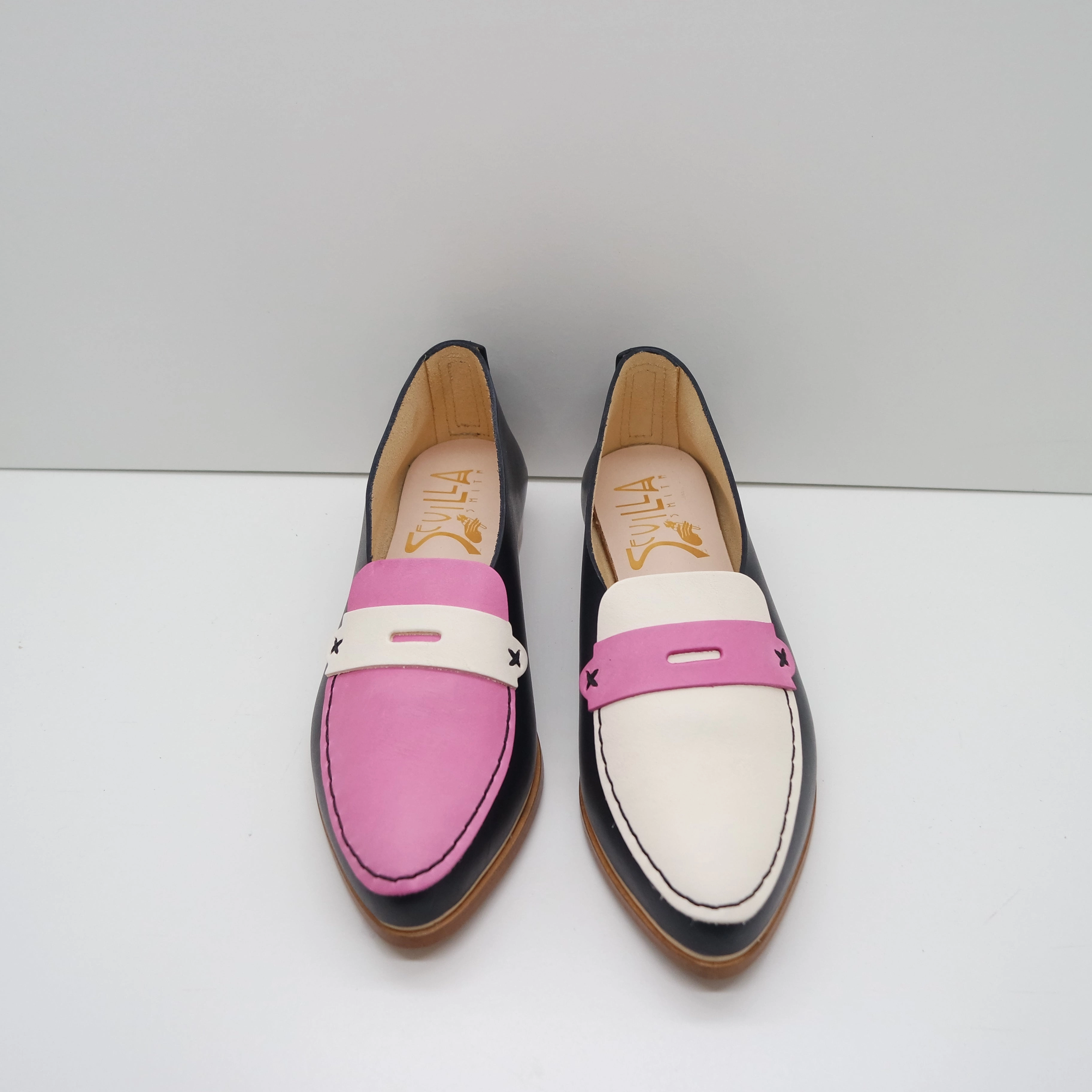 Babouche Loafers THE PENNY. BB NORI. MISMATCHED MASK AND LAKE IN TAHO AND PORPORA WITH BLACK THREAD. 2CM