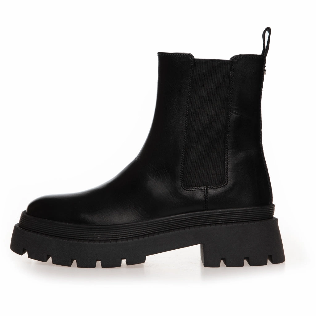 THIS IS FOR REAL - BLACK Dm's Wintergrip Chelsea Boots