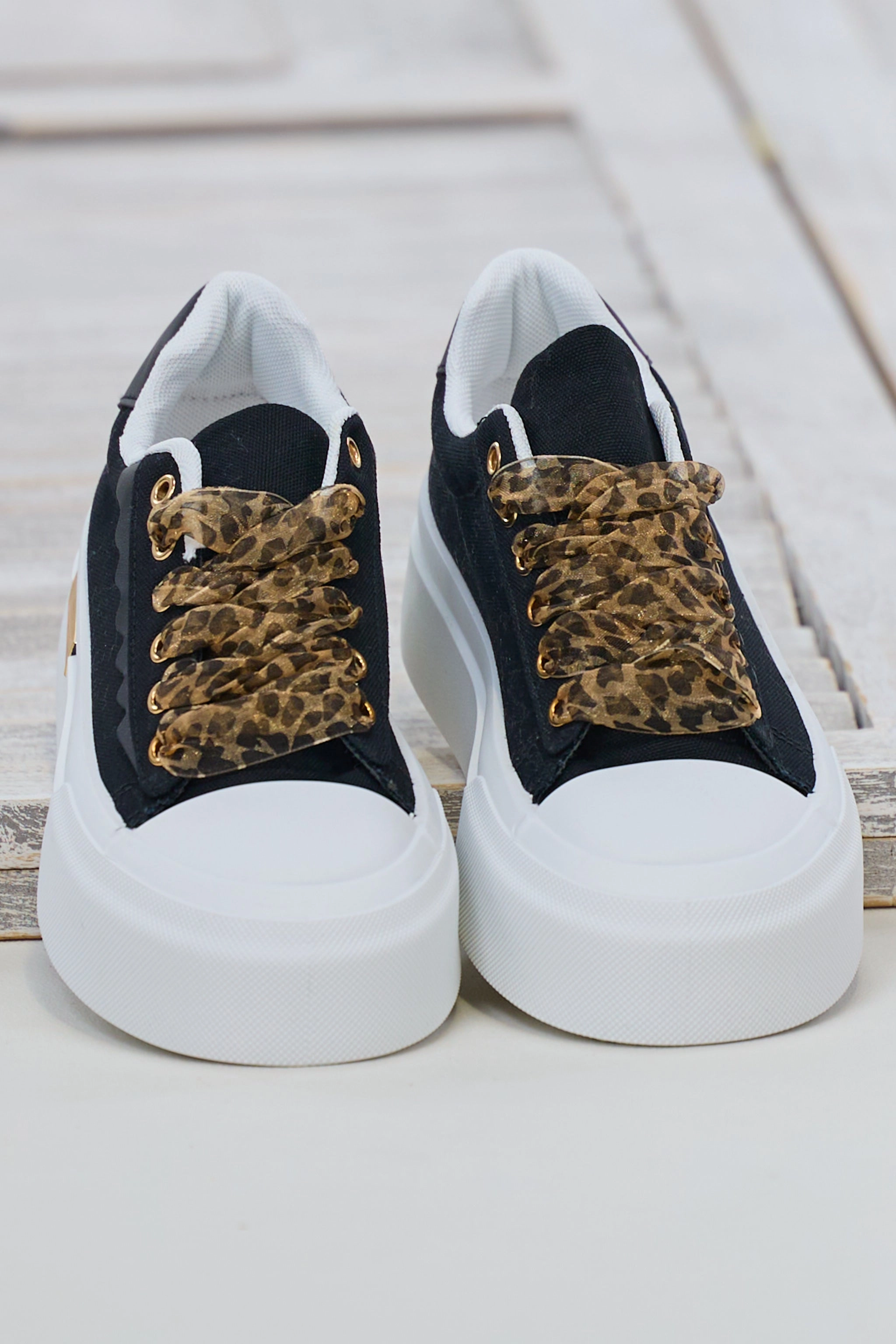 Sneaker mit Leo-Schnrung, schwarz-wei Boggi Sneaker